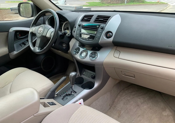 Toyota RAV4 cena 39900 przebieg: 140000, rok produkcji 2006 z Szczucin małe 154